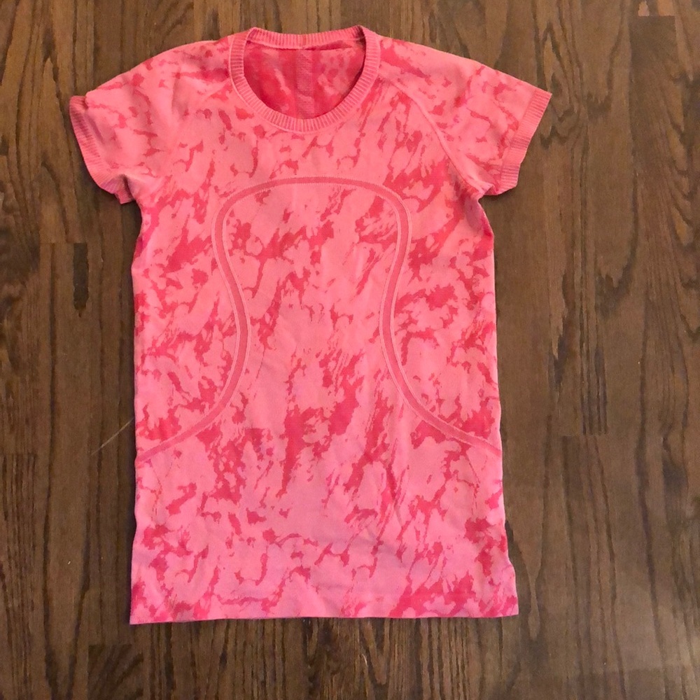 Lululemon Swiftly Tech Short Sleeve Hot Pink Size8